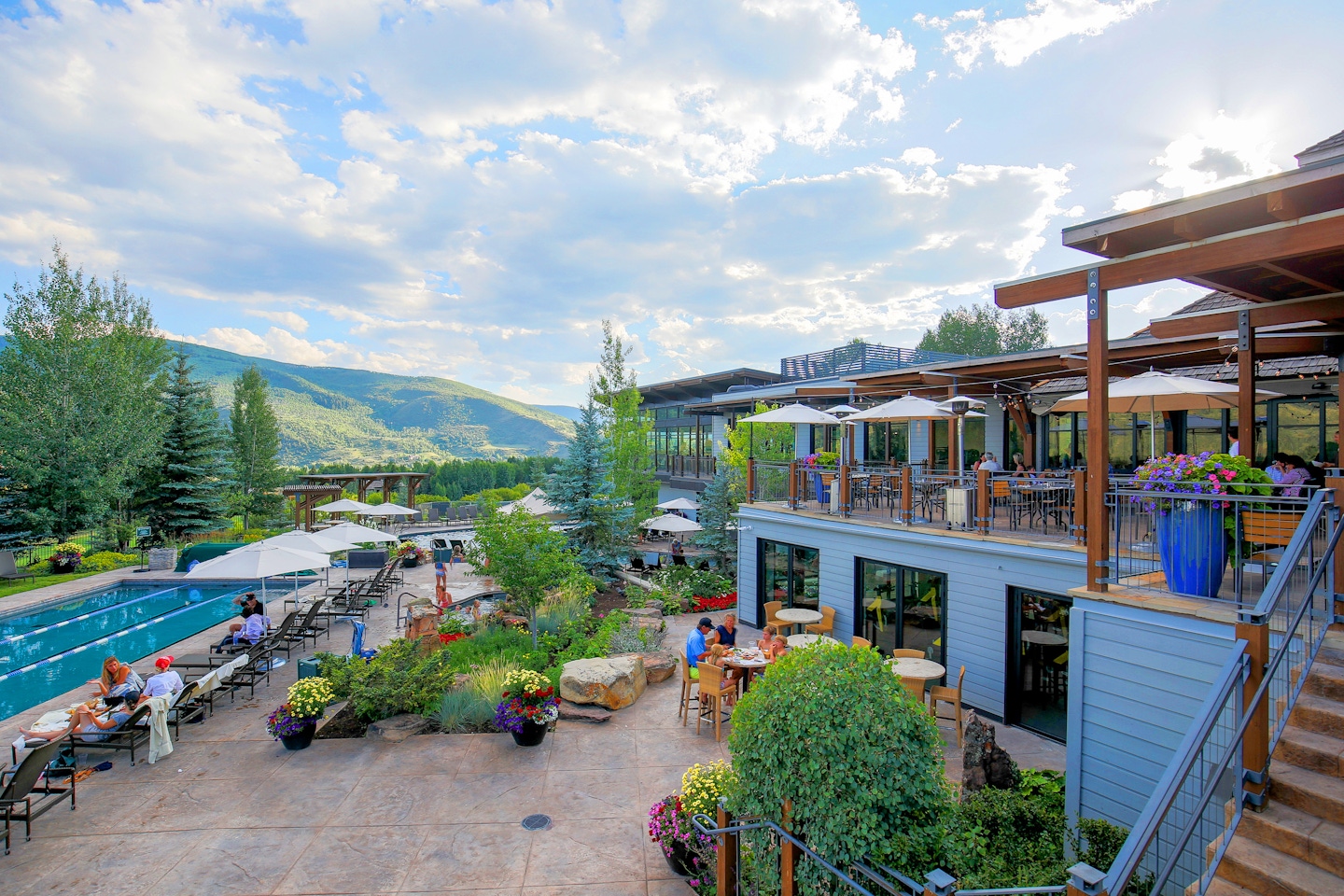 Sonnenalp Club - Pool and Harvest patio